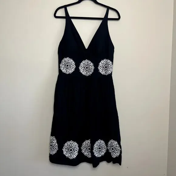 Willi Smith | Dresses | Willi Smith Black Embroidered Padded Y2k V Neck Mini  Dress Cotton Womens Sz 2 | Poshmark